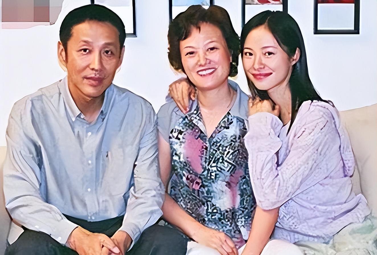 陈道明:娶央视主持人杜宪,与妻子互相成就,如今女儿是他的骄傲_冯巩