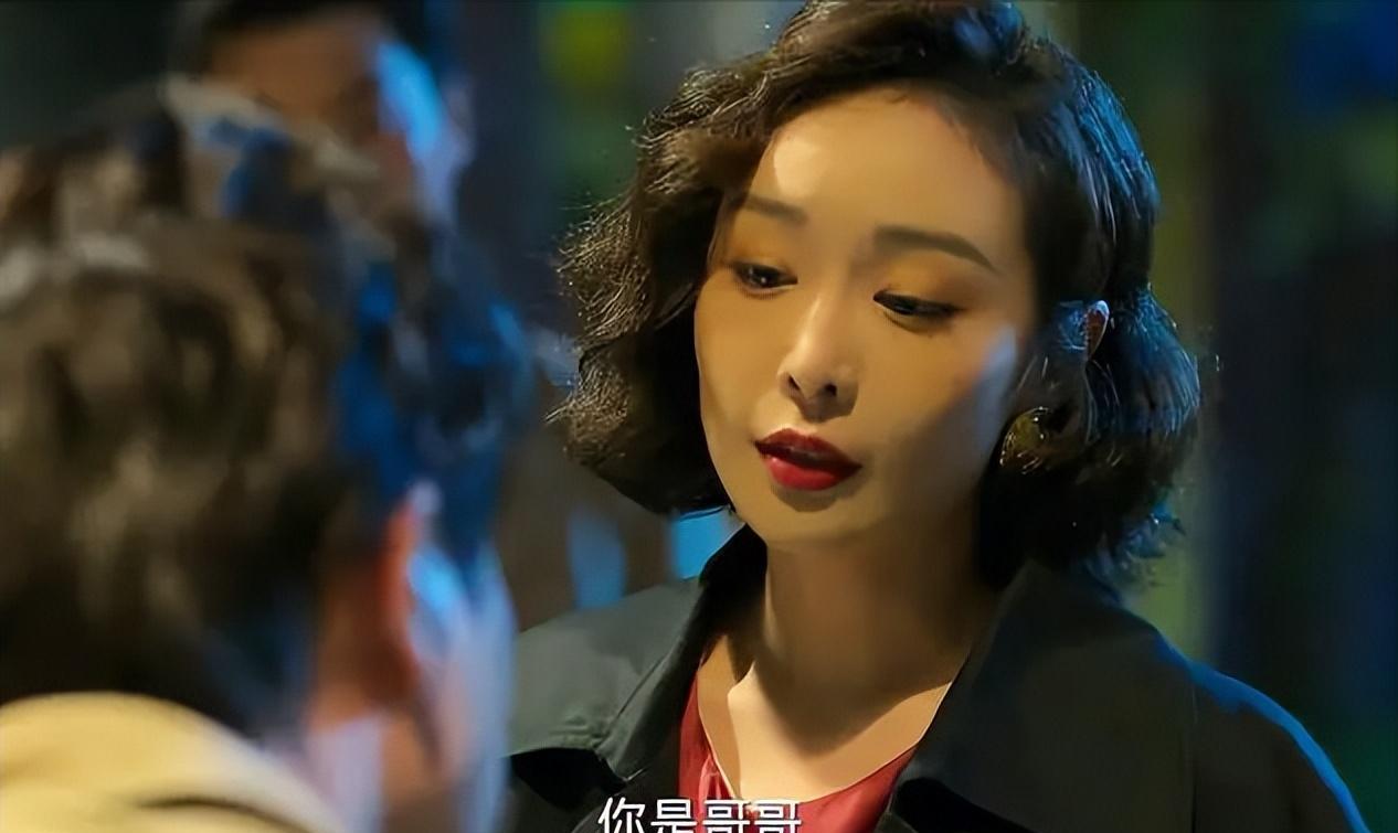 《狂飙》中,烈焰红唇的"大嫂"高叶,打脸了多少中年女演员?