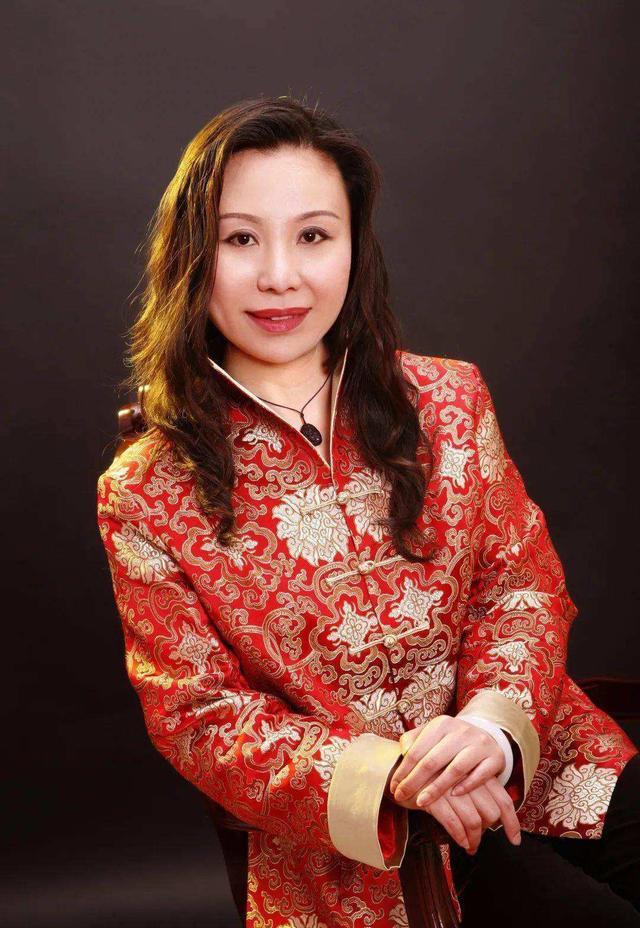 天津青年京剧团昙花一现,"青年"预示着传承,可老演员霸占舞台_艺术