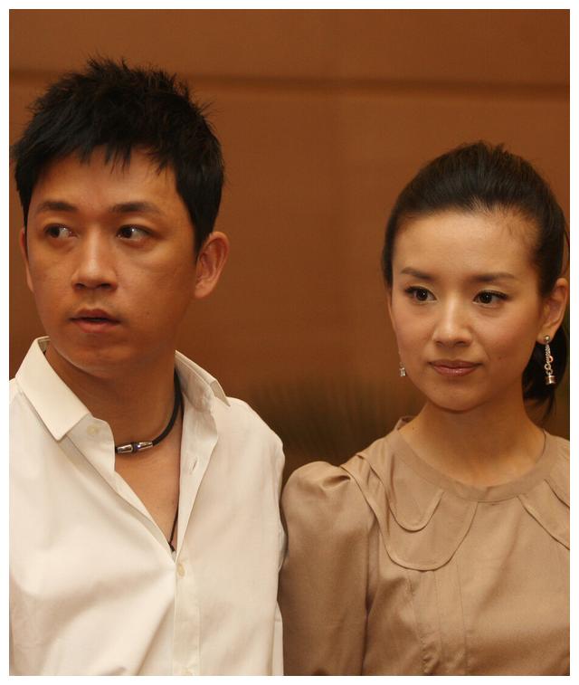 48岁潘粤明被曝已二婚,与董洁复合无望,再婚妻子身份被扒_尹树义_网友