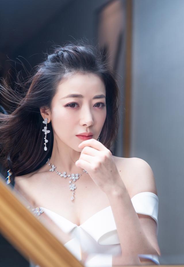 45岁陈紫函有多美?