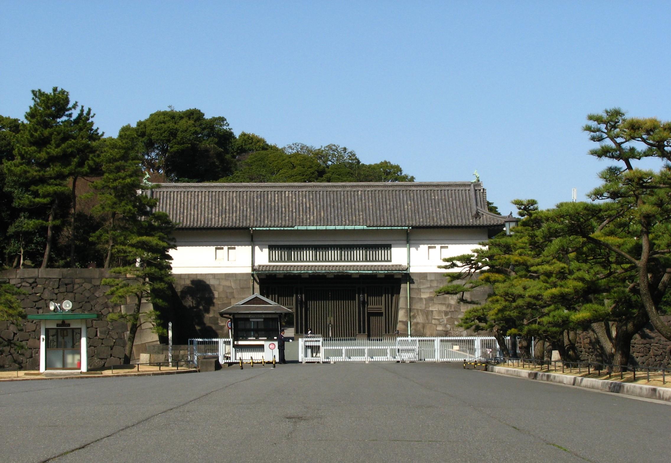 东京皇城也叫皇居,是日本天皇居住的地方.