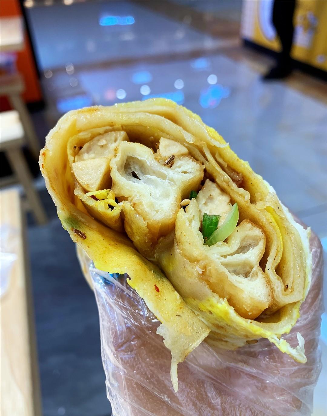 煎饼侠大鹏吃过的老通化鸡蛋饼你吃没吃过?就在长春重庆路活力城
