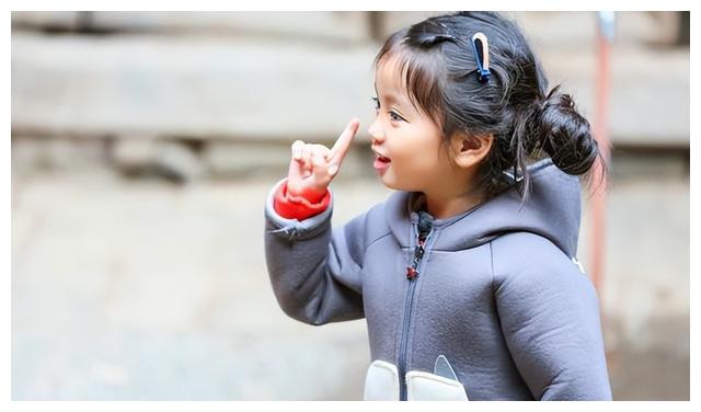 阿拉蕾:4岁出道年收入百万,却自称"赚钱养弟弟",现状如何?