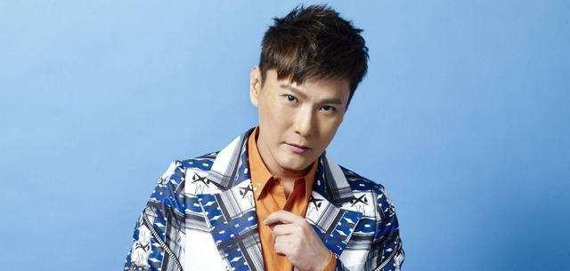 过气艺人张信哲,用最后的余热赚点小钱,晚节不保,结果翻车_演唱会