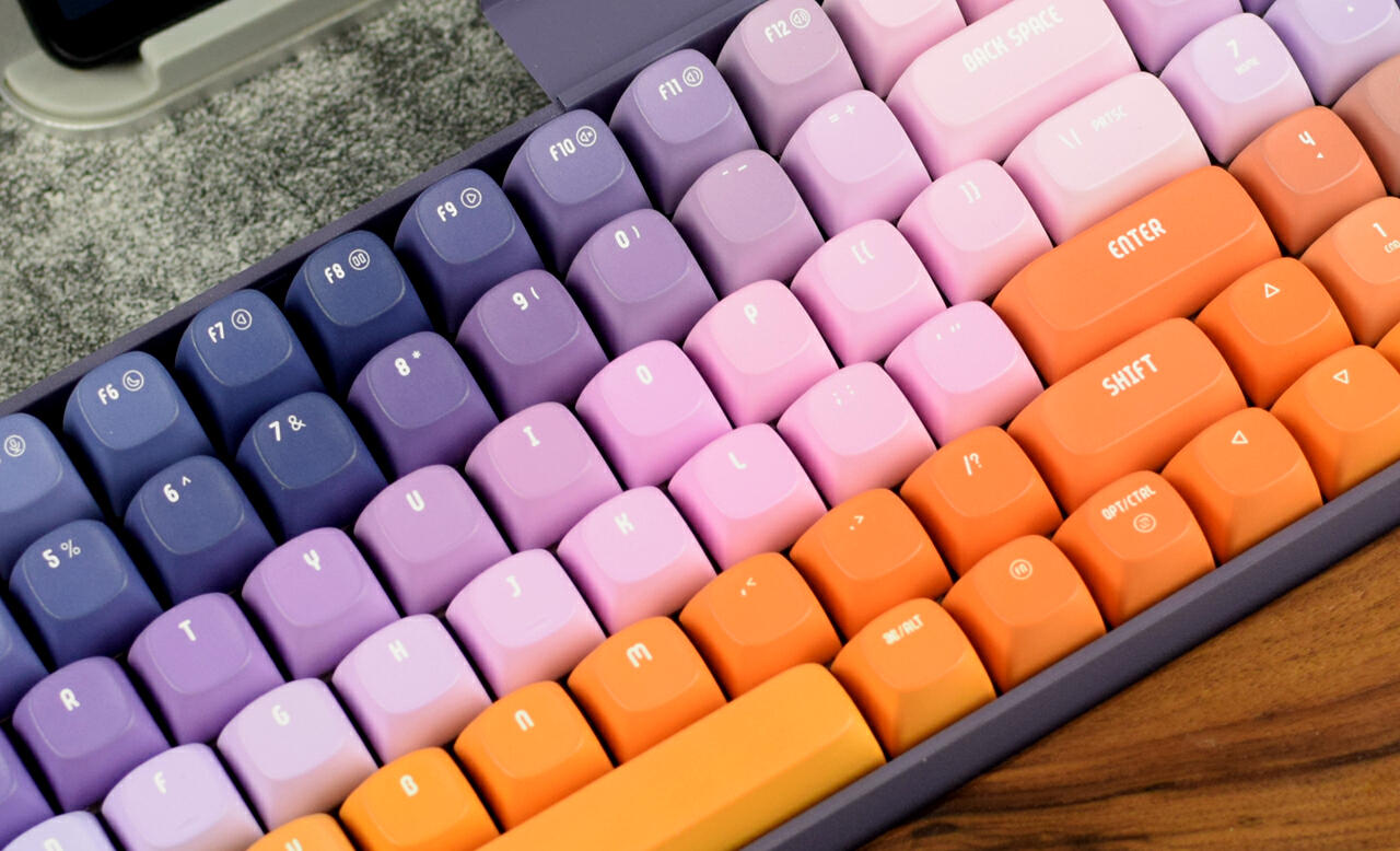 Lofree洛斐小翘星河主题机械键盘:充满艺术感的高颜值键盘,情人节送礼首选