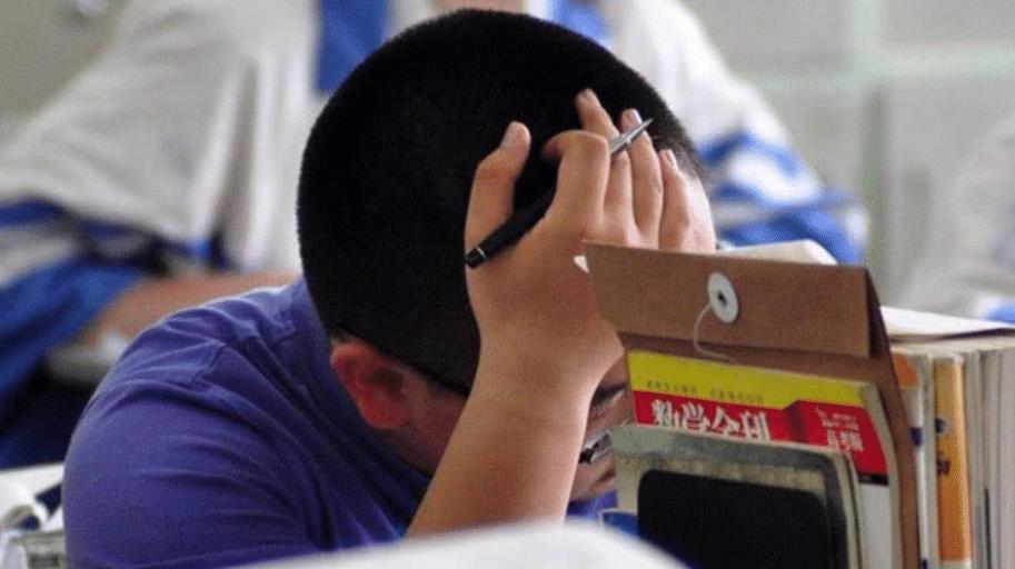 四川学霸张非:4次高考均考上国内顶尖学府,却没有老师愿意教他_父母_孩子_名校