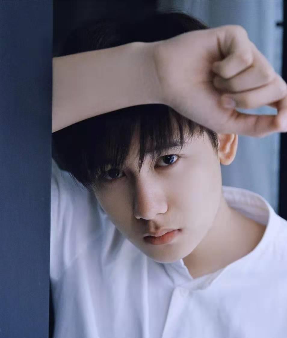 胡先煦小时候综艺视频意外曝光,暴露他热爱表演的特质?