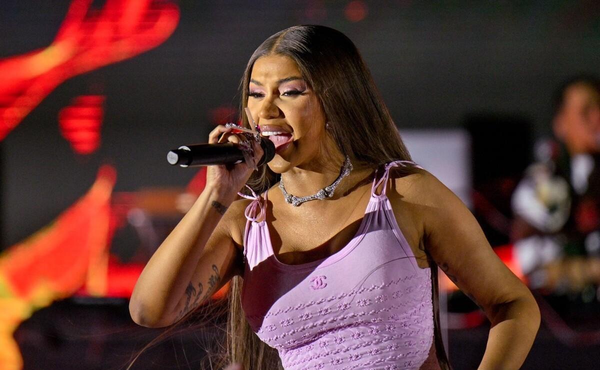 cardi b亮相超级碗预热派对夜,登台献唱劲歌狂欢!释放舞蹈欲望!