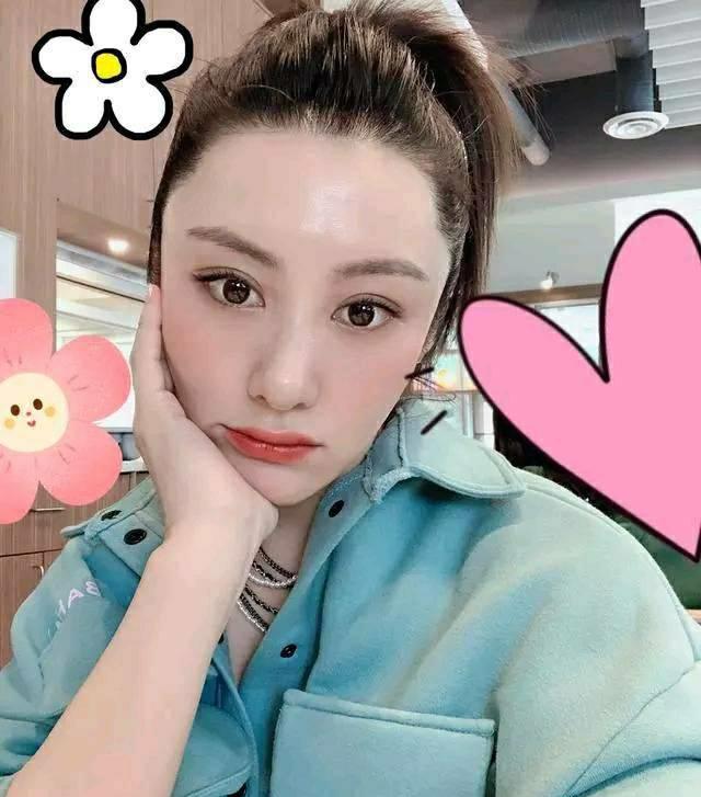 辛巴做活动言行合一,聂远前妻退圈多年,罕见晒自拍照_事业_给予_集团