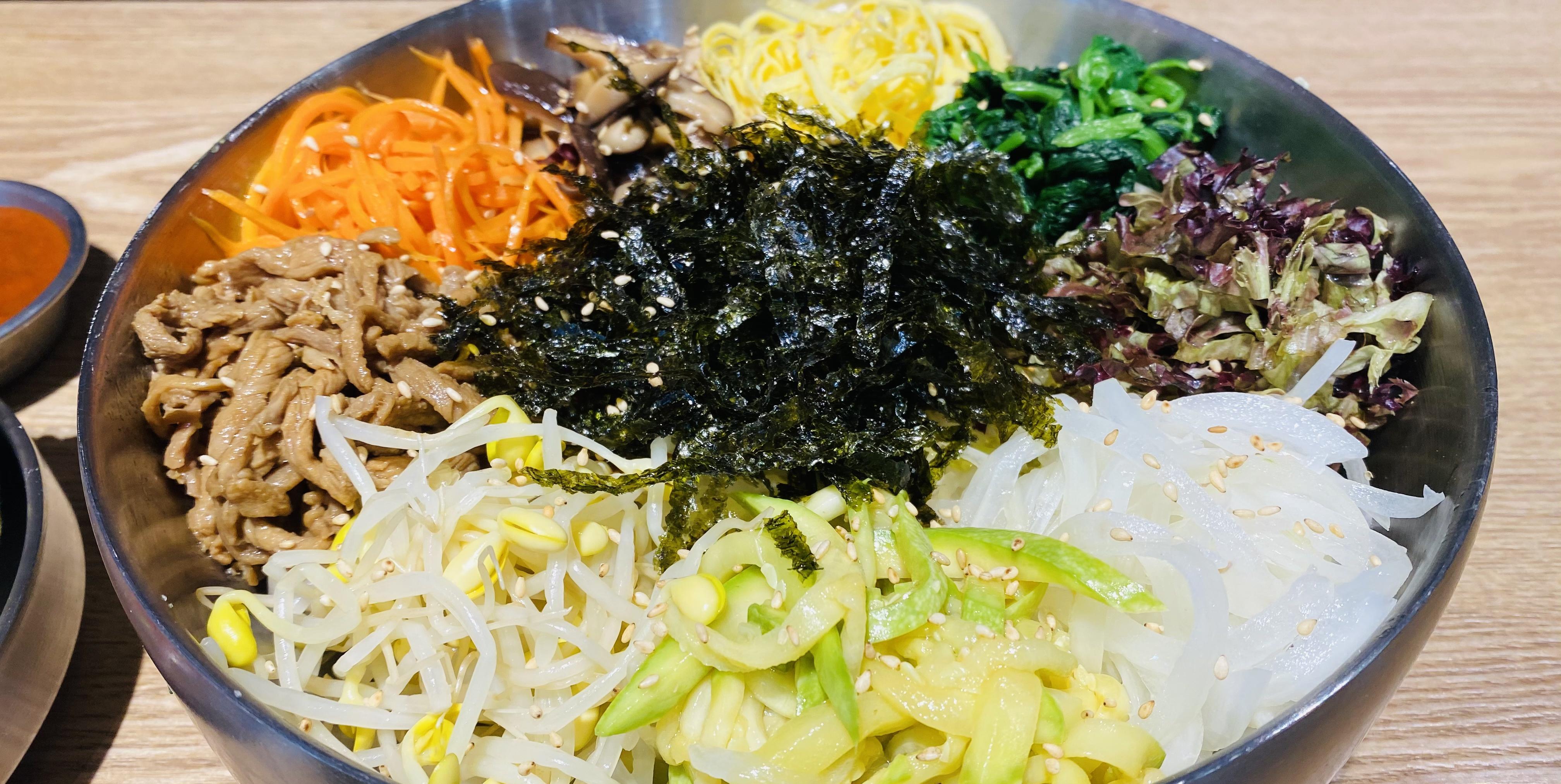 脸盆大的一碗韩式拌饭,蔬菜品种多,韩式泡菜正宗,辣酱香_套餐_环境