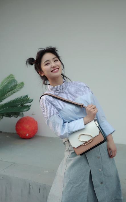 看了她最新近照,网友:这都能走维密了_吴昕_状态_身材