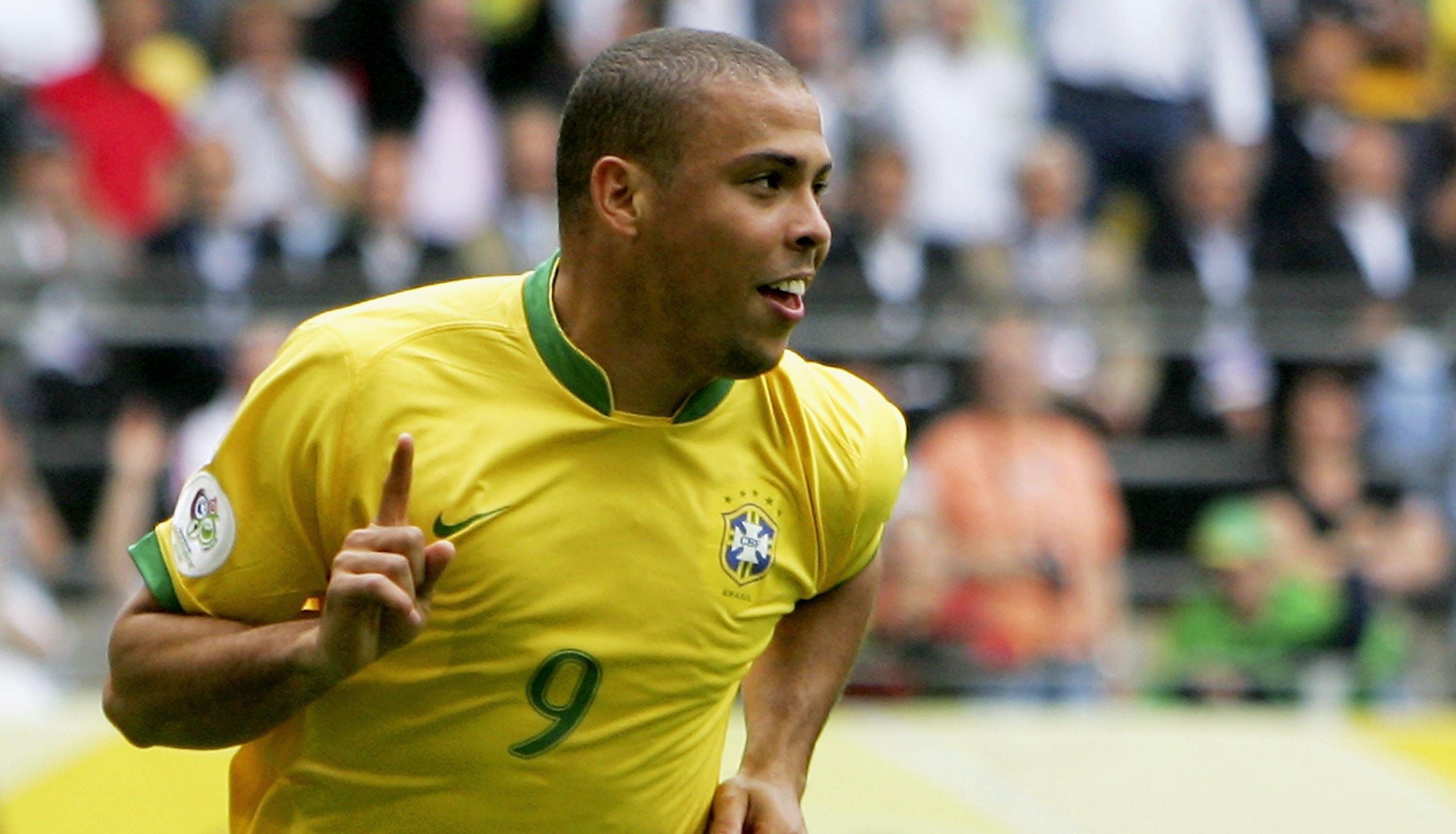 却在情人节说了再见,曾攻破巅峰国足球门_罗纳尔多_世界杯_巴西