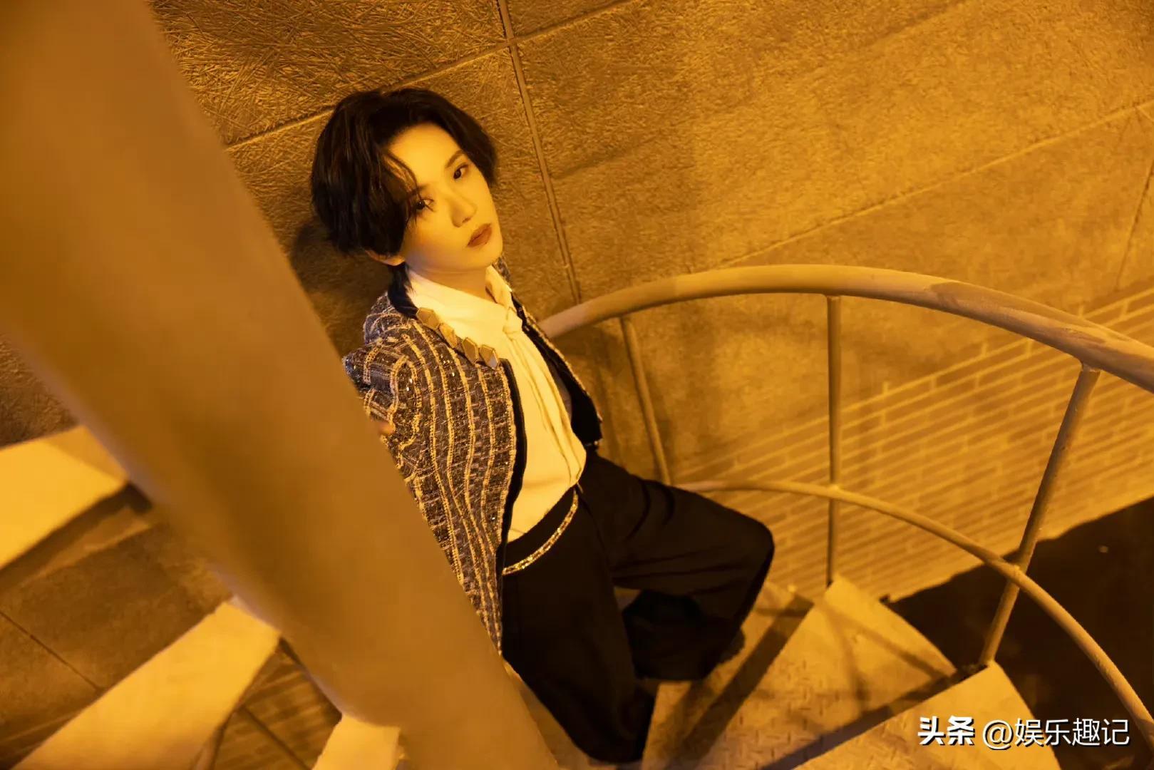 2023国剧盛典众星造型,关晓彤身穿纱裙性感迷人,秦岚简约大气!