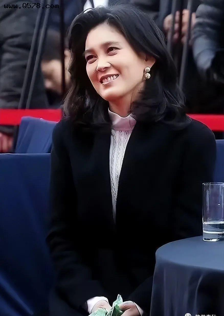 三星52岁长公主:身价39亿美金,离开保镖前夫后,单身富婆更美了_李富真