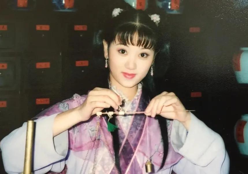 《上错花轿嫁对郎》新旧两版人物对比,新版杜冰雁锤子脸太出戏_旧版