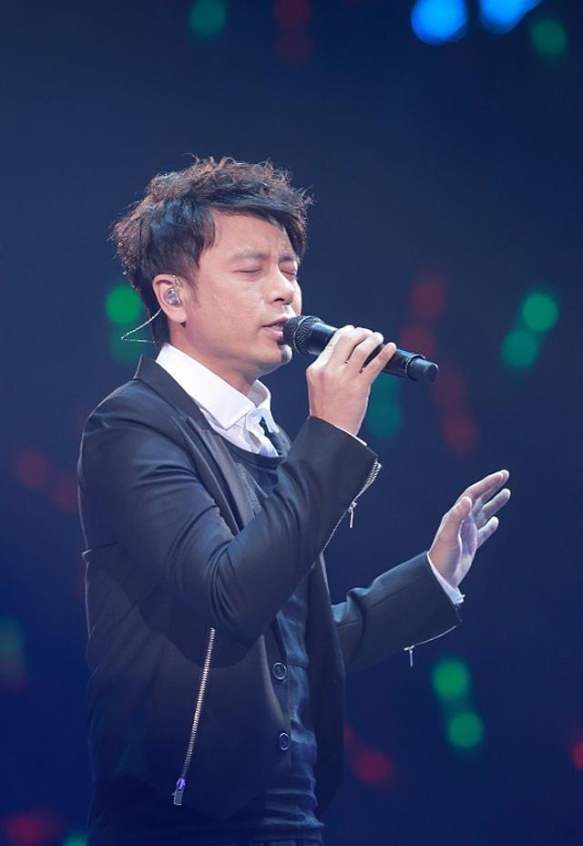 黄伟文写了首歌被说耍心机,李克勤说这样的事除了他别人也干不来