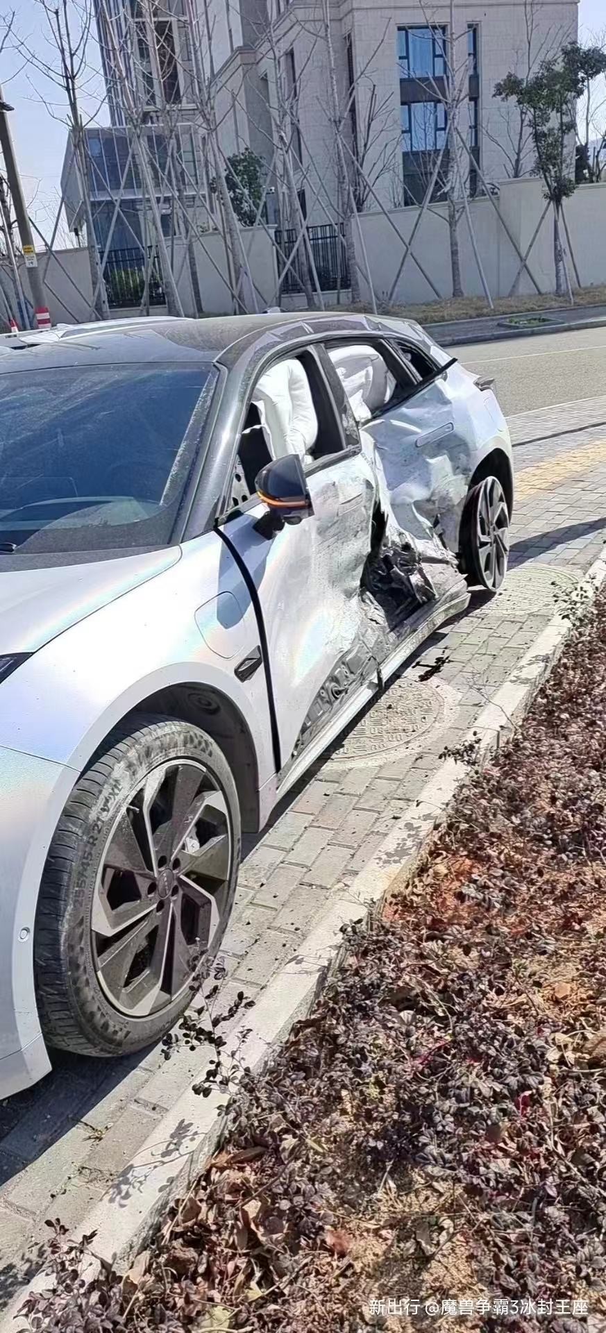 极氪001原来这么给力，车轮分离之下，车主竟然没事！_搜狐汽车_搜狐网