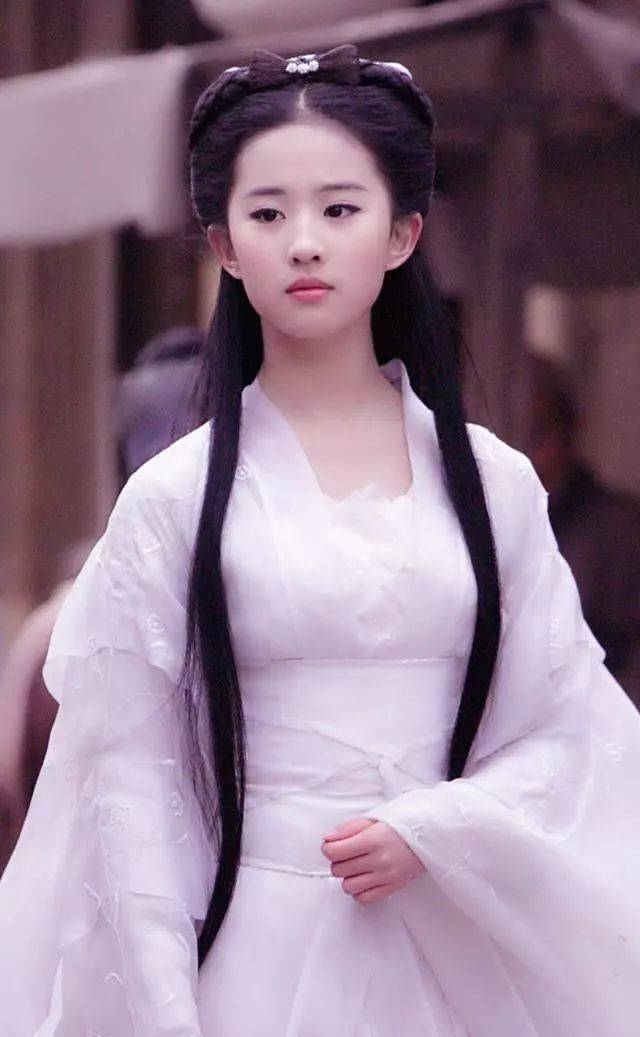 刘亦菲穿的8套白衣古装,小龙女像仙女,聂小倩美成一幅画!
