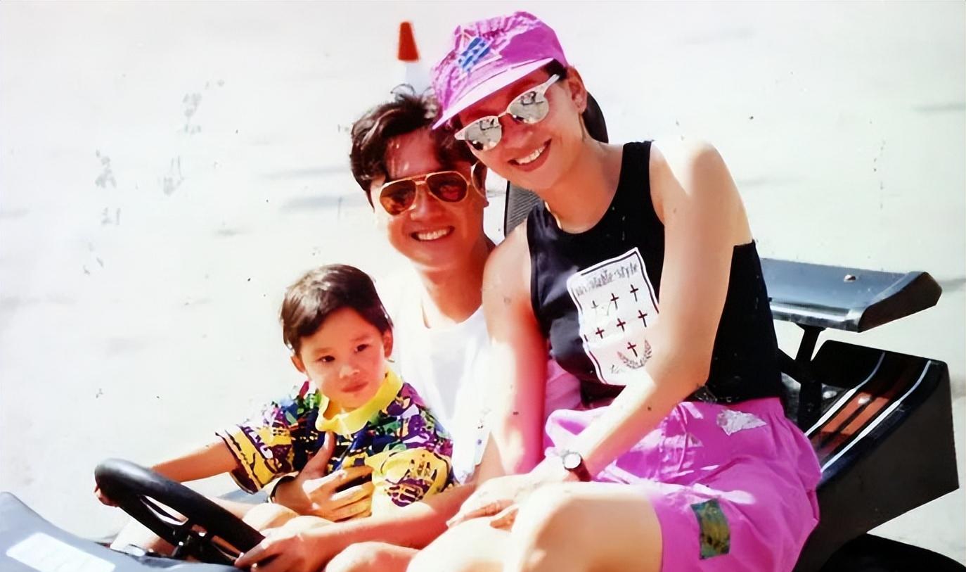 周润发前妻与初恋尔冬升罕同框!