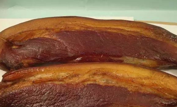 烟熏腊肉，农村人难以忘怀的小时候的味道！(图7)