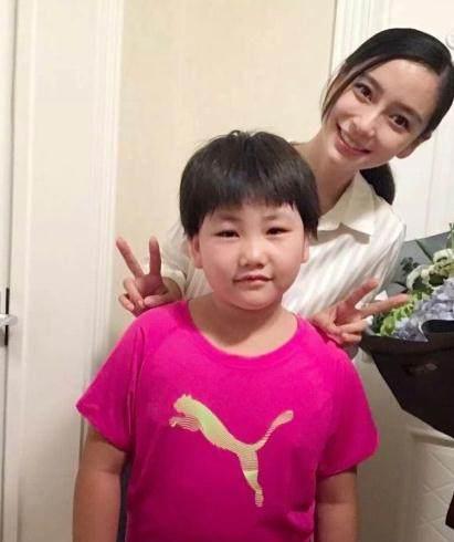 女孩因没见到angelababy急哭?baby接着就出来了_diorvip_女儿_小孩子