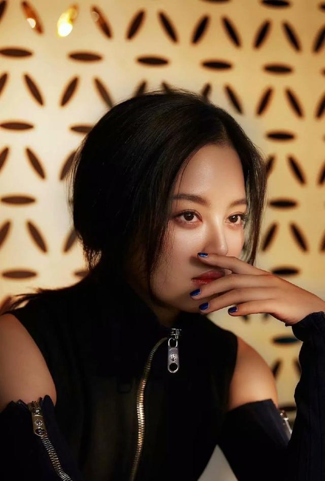 哪种女生长相一看就不好惹?网友:辛芷蕾!_眼神_气质_身材