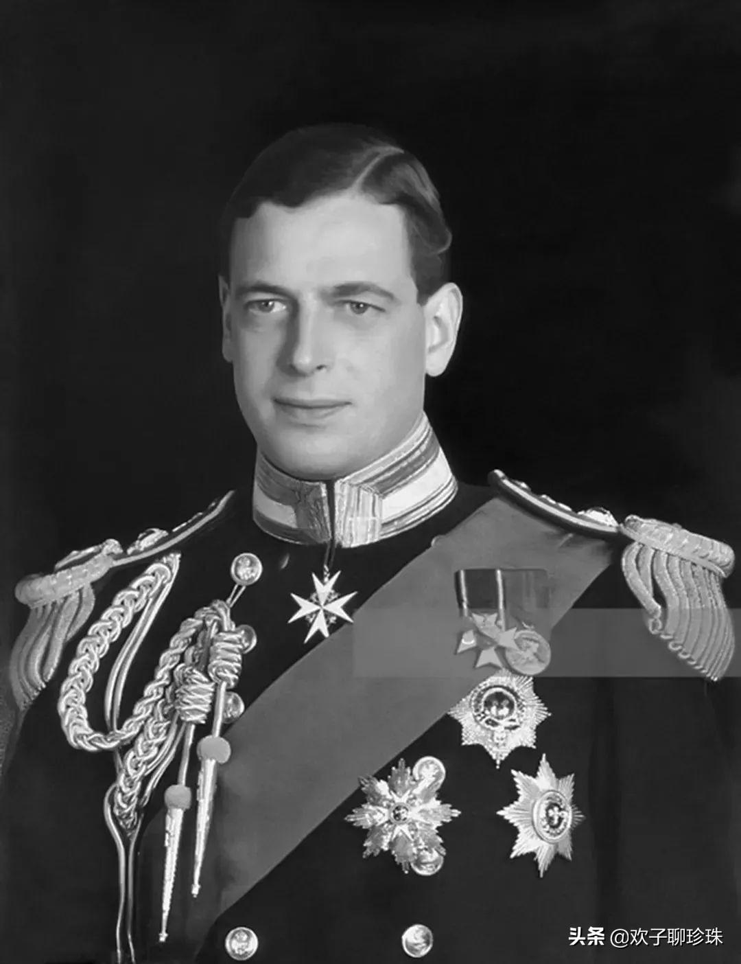 二哥是接手大位的乔治六世(英国女王的父亲)