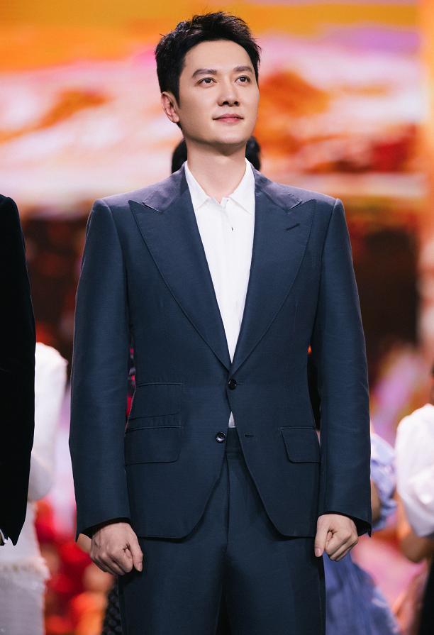 男星的西装照,哪个荷尔蒙爆棚?_男人_宋亚轩_姐姐