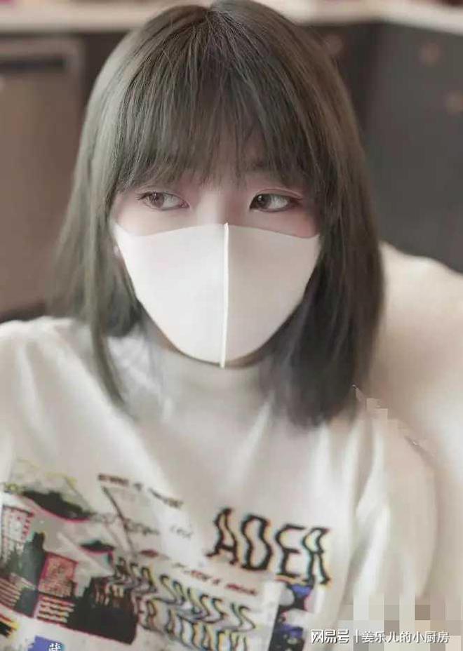 玩偶姐姐hongkongdoll和刘玥,你选谁?_视频_上海市_势头