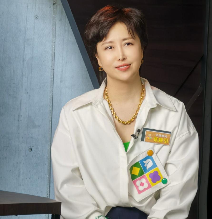 04张焕引是姬晨牧在中央戏剧学院的同学,两人志同道合,是校园到婚纱的