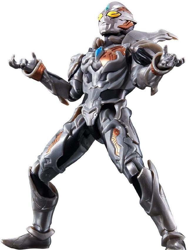 原本极恶贝利亚的皮套,更是有点酷似超合成兽人吉尔伽诺德的设计风格