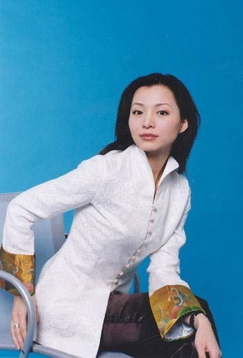 董卿素颜工作生活照曝光她每晚凌晨三四点睡觉网友:好拼啊_父亲_时间