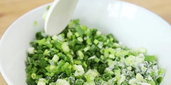 早餐店的葱油饼为什么柔软好吃？原来做法这么简单，详解技巧秘诀(图9)