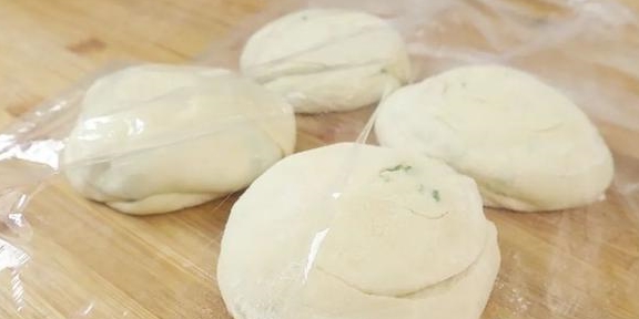 早餐店的葱油饼为什么柔软好吃？原来做法这么简单，详解技巧秘诀(图15)