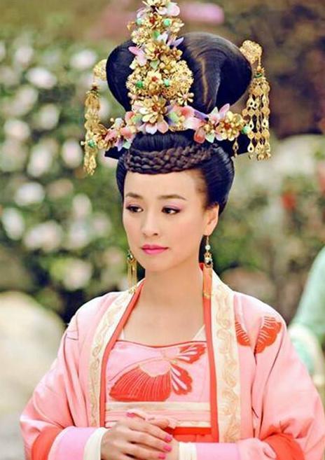 直到在2014年的时候张庭出演了《武媚娘传奇》中的韦贵妃,让大家看到