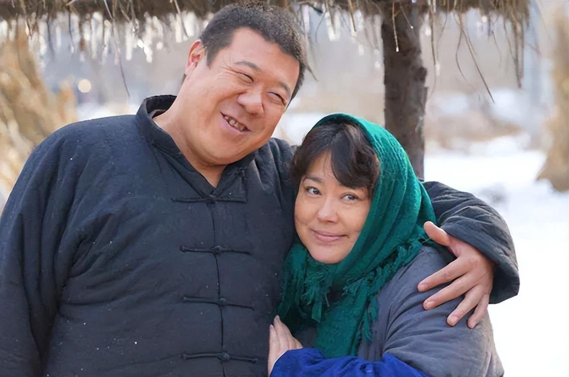 52岁李菁菁老公爆婚姻,女方首度公开谈分手,前夫颜值引争议_刘振_网友