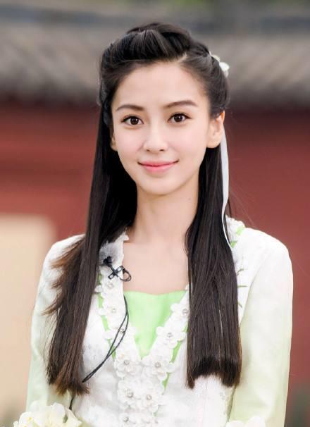 angelababy与吴秀波剧照曝光,两人聊得很开心,cp感十足?