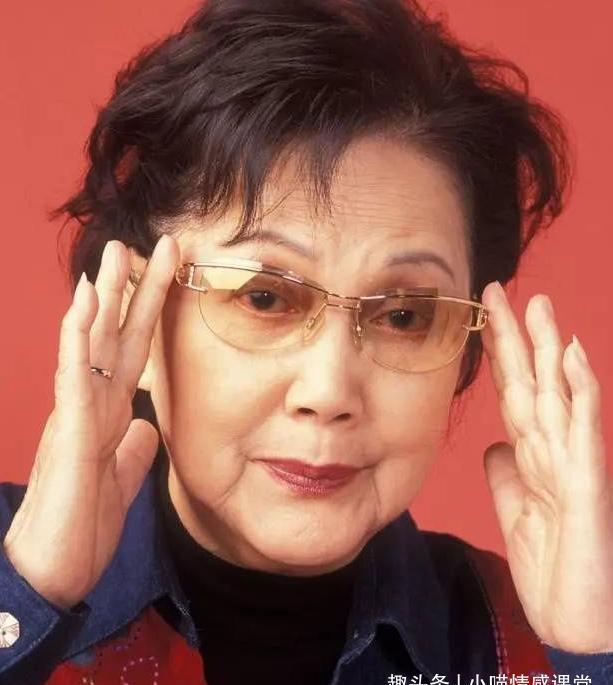 夏萍:独居28年,跌倒家中10小时无人知,81岁离世靠干儿子扶灵_时候