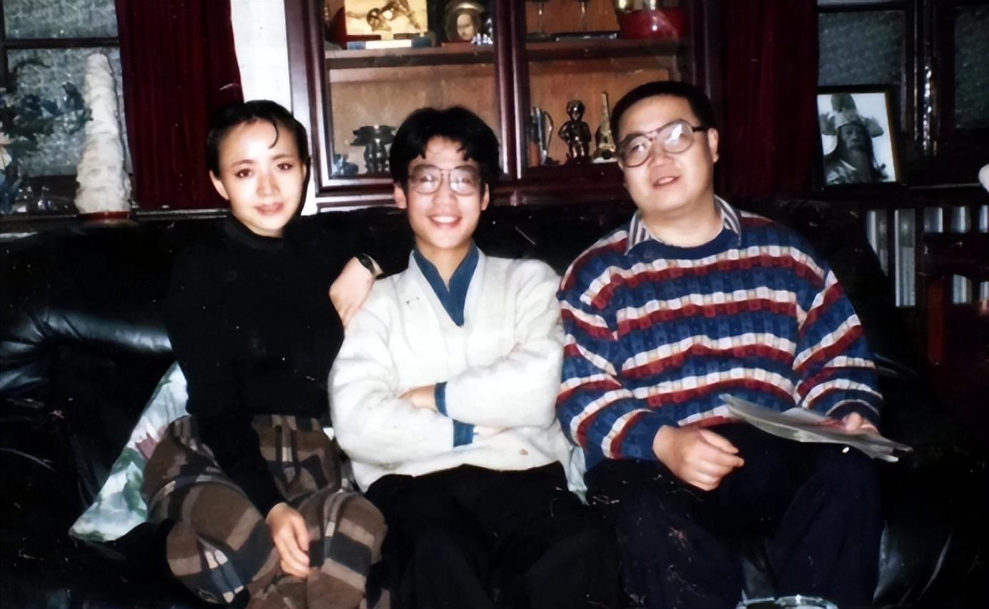 同是英达的基因,把宋丹丹儿子和梁欢儿子一对比,差距就出来了_巴图