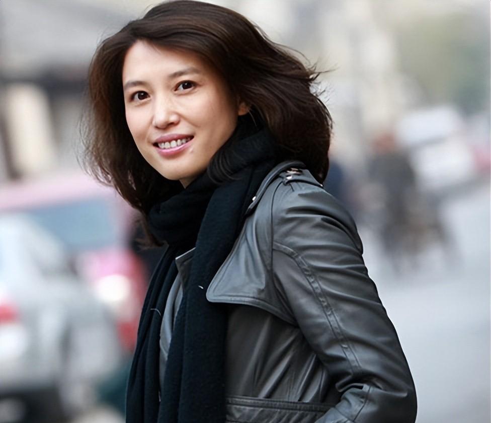 陈晓楠近照:低调的美丽!