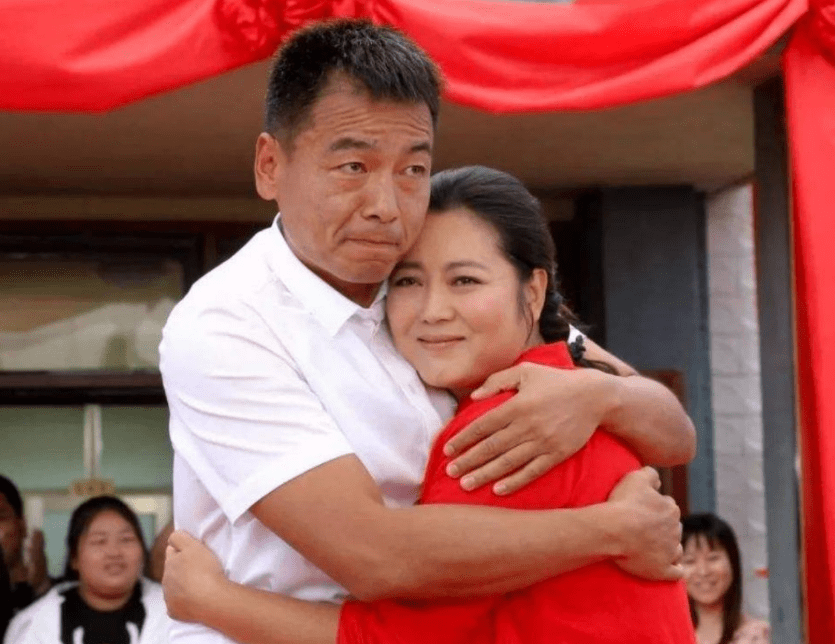 "农村一姐"王茜华:一婚被丈夫嫌弃,二婚嫁导演被宠成公主_沈航_男朋友