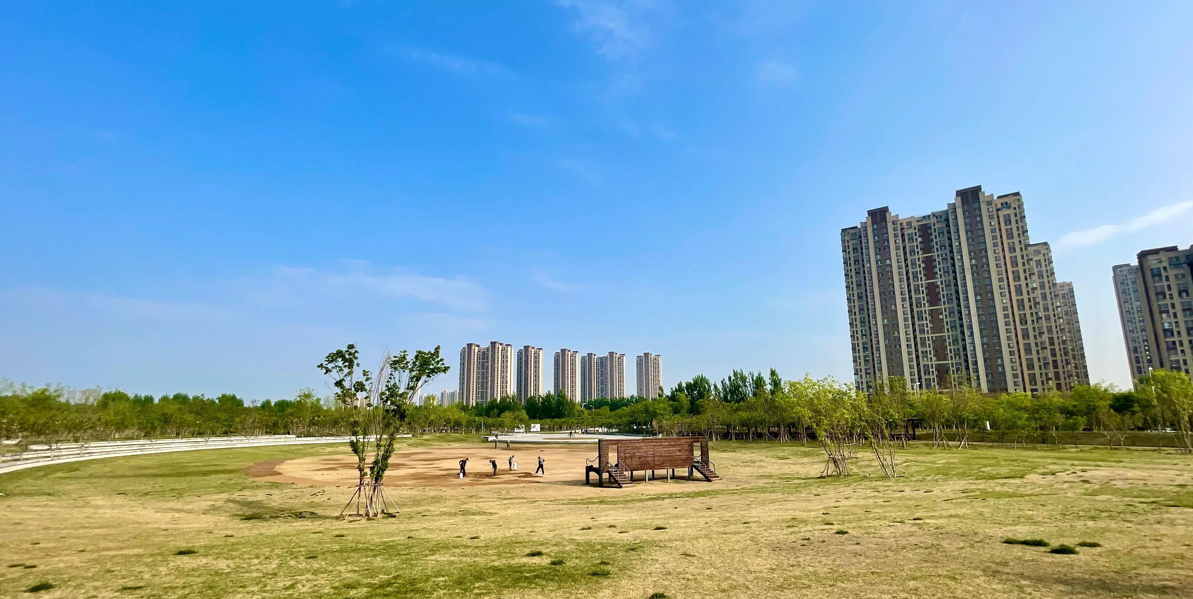 北京东:家门口就能看樱花的潮白河樱花公园,看樱花露营坐火车_走廊