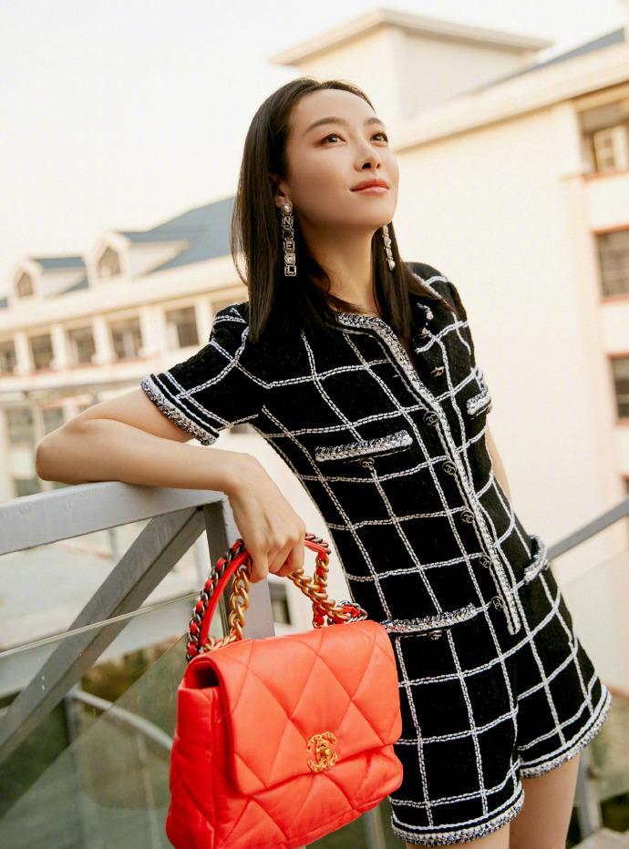 同在韩女团出道的宋茜王霏霏,回国后发展却天差地别,你更爱谁?