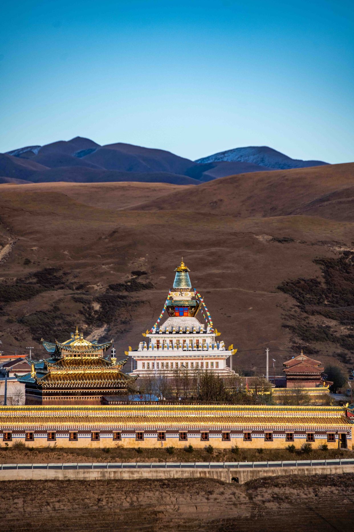 国内最大雍仲本教寺院,被称为神秘天堂,有千年历史,超适合拍摄_阿坝