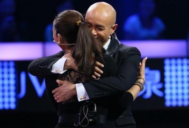 从知名主持人到街头演讲,乐嘉退圈并非"强吻"谢娜,只怪一人_收敛_节目