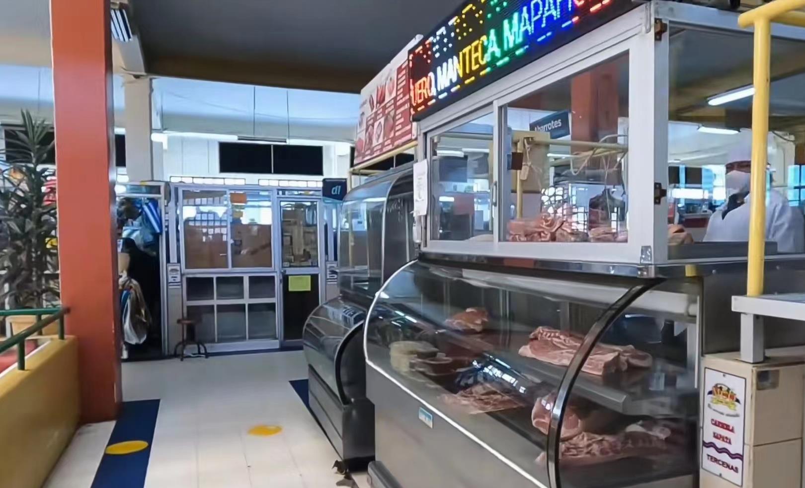 船到厄瓜多尔,船员迫不及待下去体验生活,真实体验真是流连忘返_同事