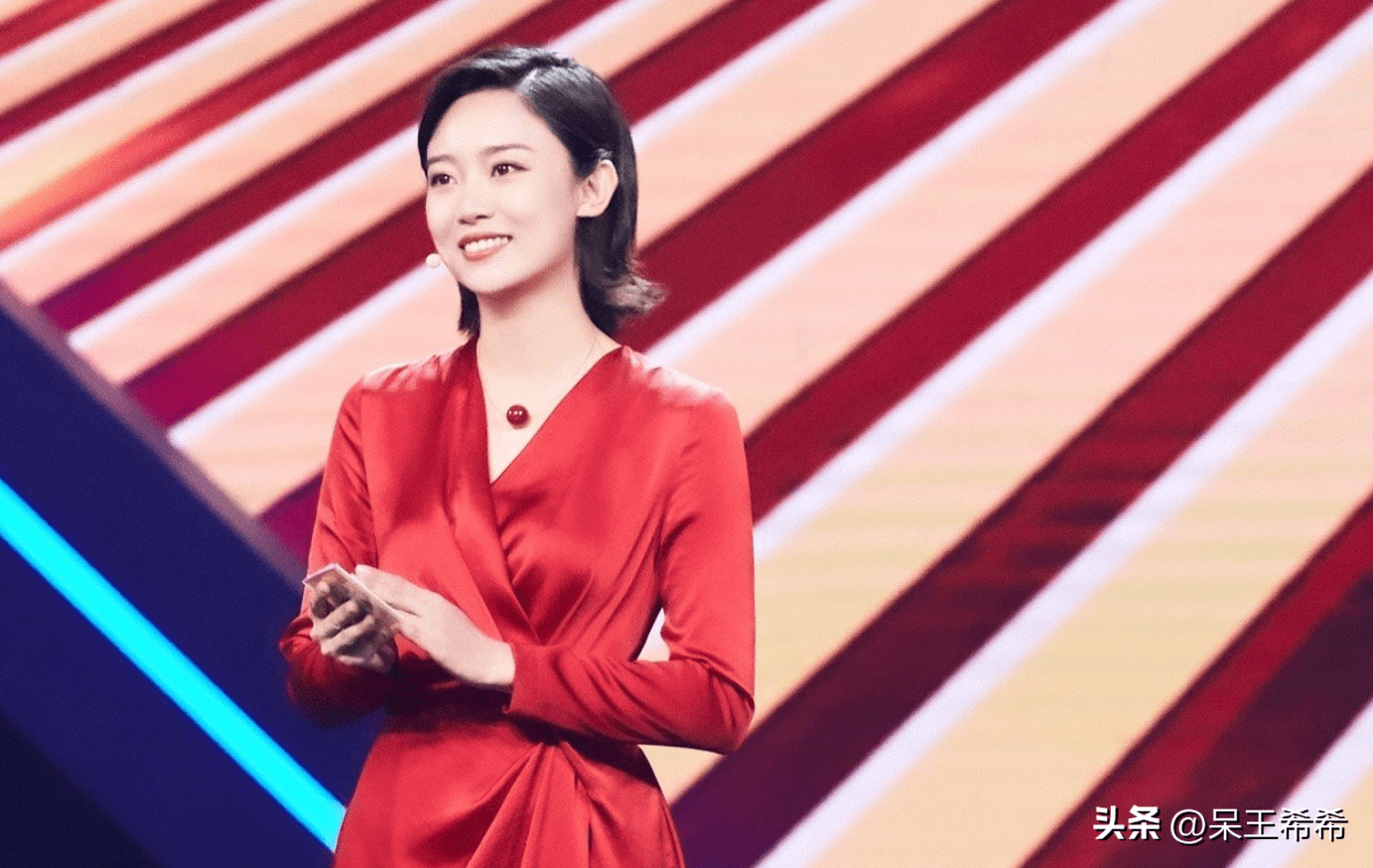 正如李七月當初選擇第二次參加主持人大賽證明自己,這位年輕面孔