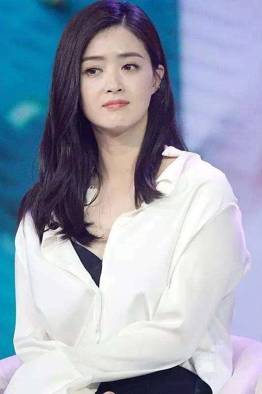 蒋欣不但娘娘气场没了,乡土大妈气都跑出来了,再减肥都没用_短发