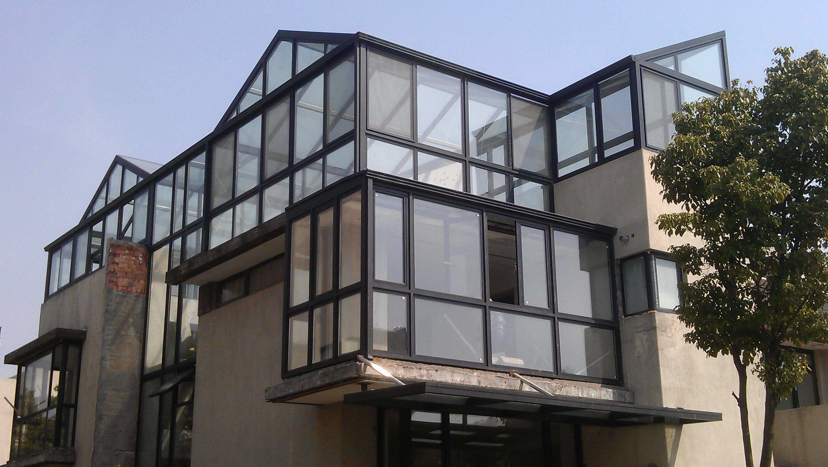 细细品味窗外的风景,让生活融入自然.欧冠印象门窗